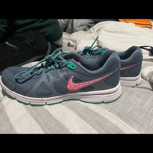 Nike Tennis Shoes